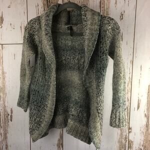 Maurices Sweater, Size Medium. Good used condition!